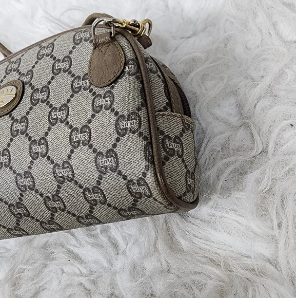 Vintage Gucci GG Plus Crossbody Bag – Rare Collector’s Piece - Picture 4 of 16